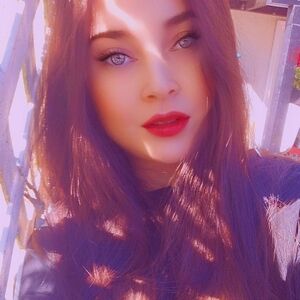 Meet your Posher, Caity